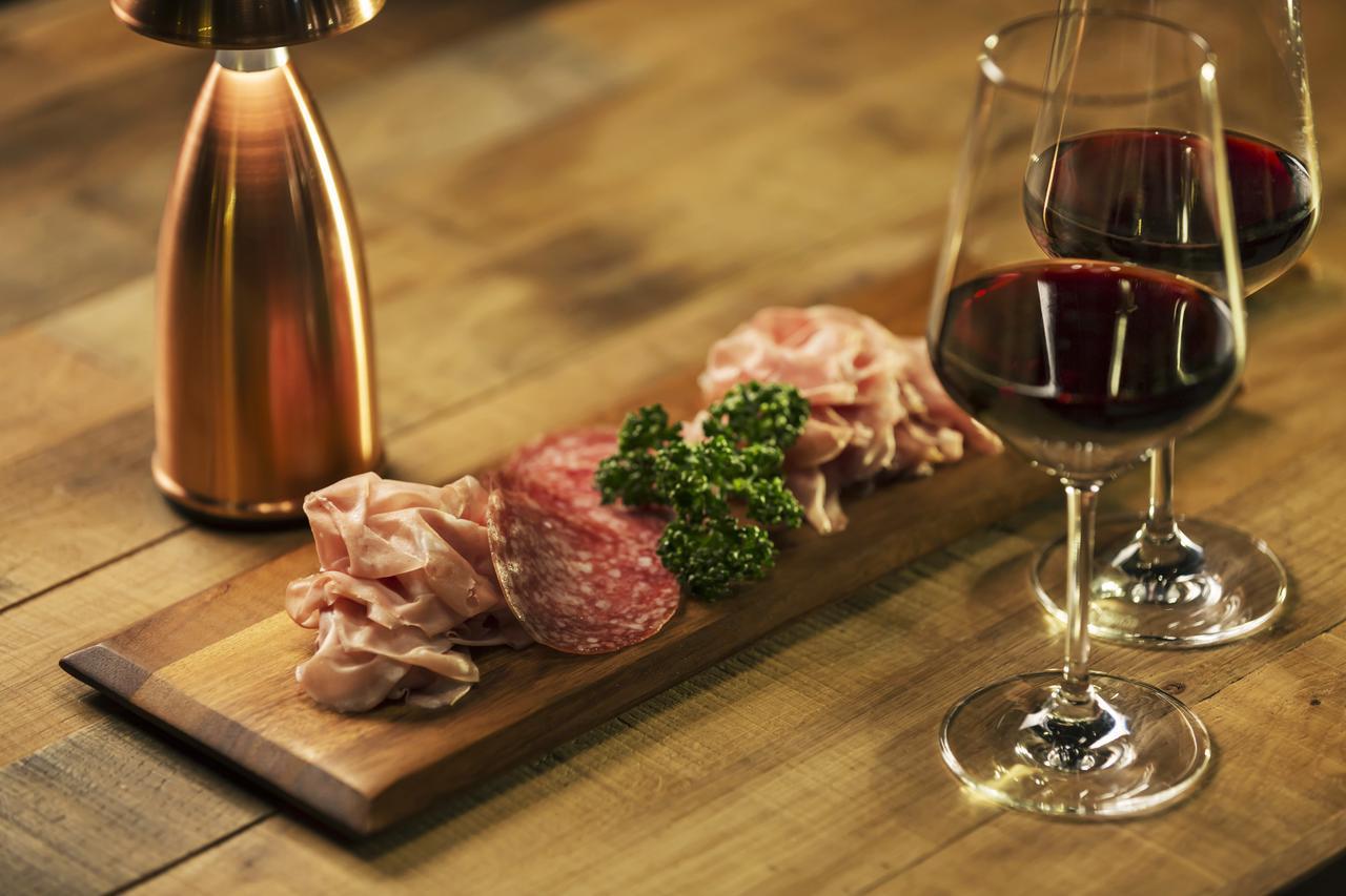 Omo7 Asahikawa By Hoshino Resorts Esterno foto Salami and wine