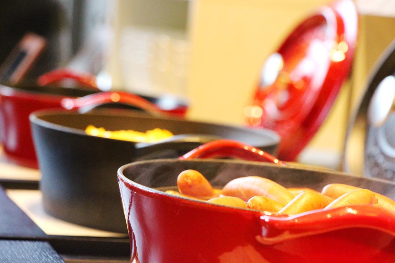 Omo7 Asahikawa By Hoshino Resorts Esterno foto A Le Creuset cast iron casserole