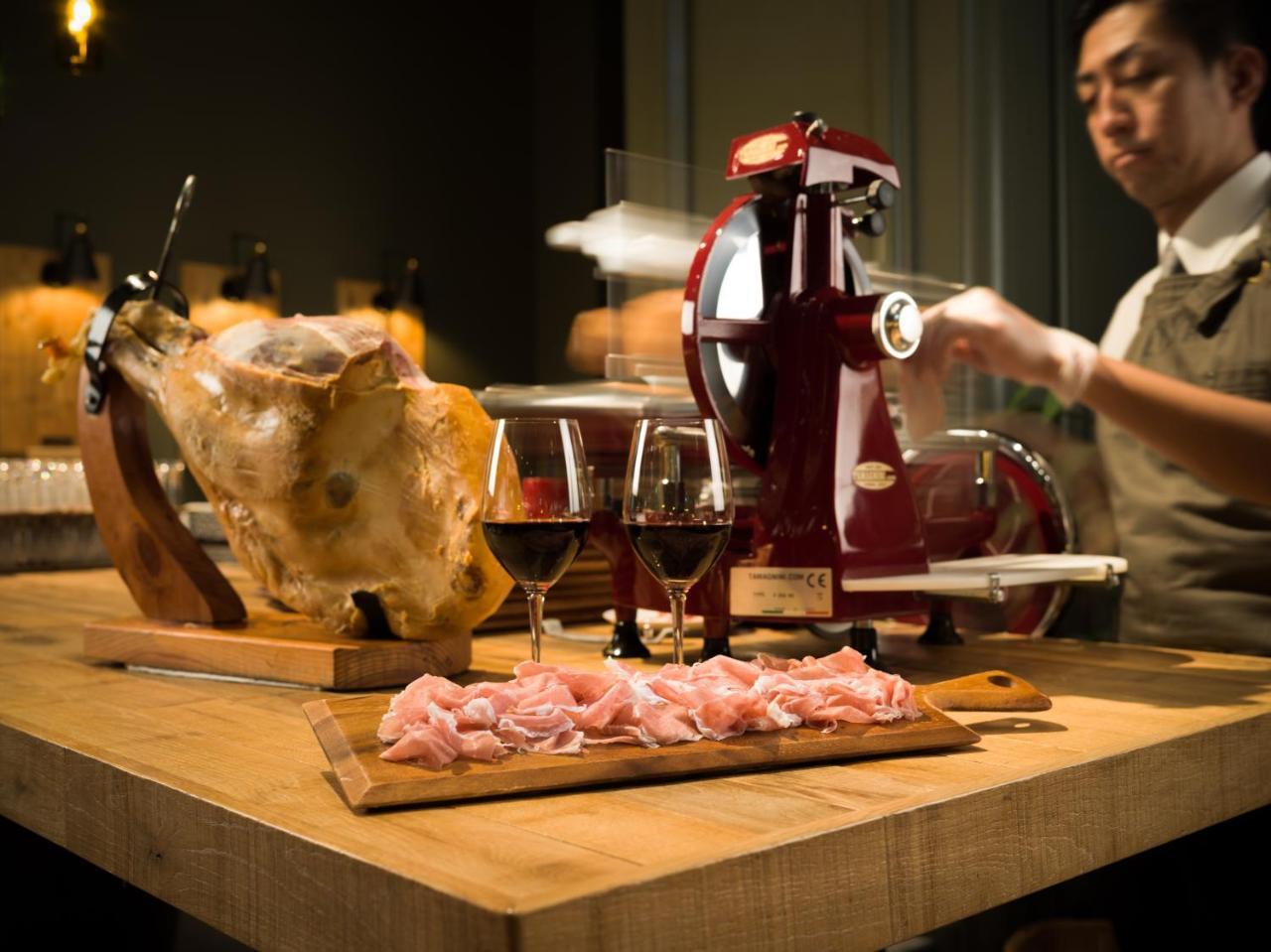 Omo7 Asahikawa By Hoshino Resorts Esterno foto A prosciutto slicer