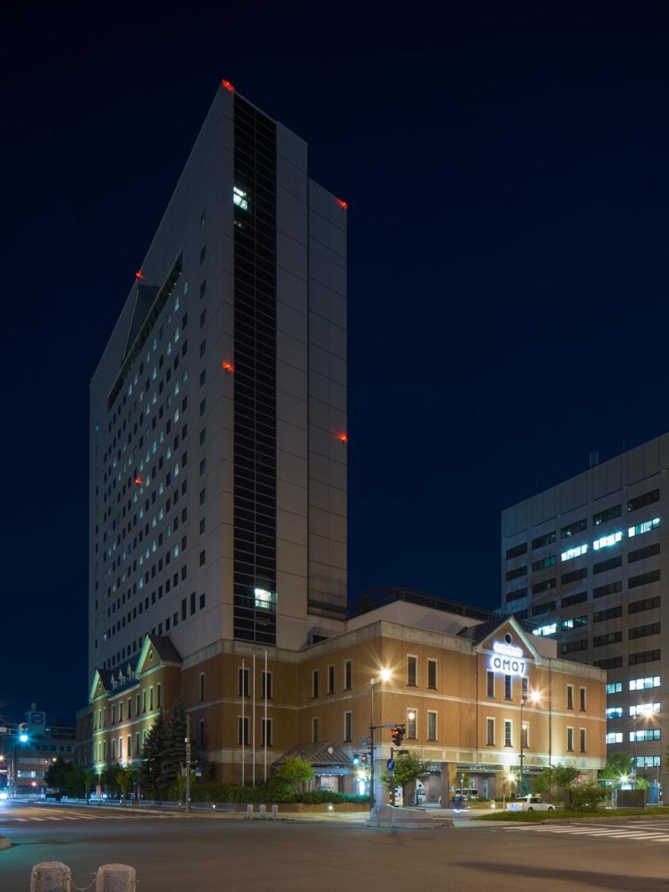 Omo7 Asahikawa By Hoshino Resorts Esterno foto The hospital at night