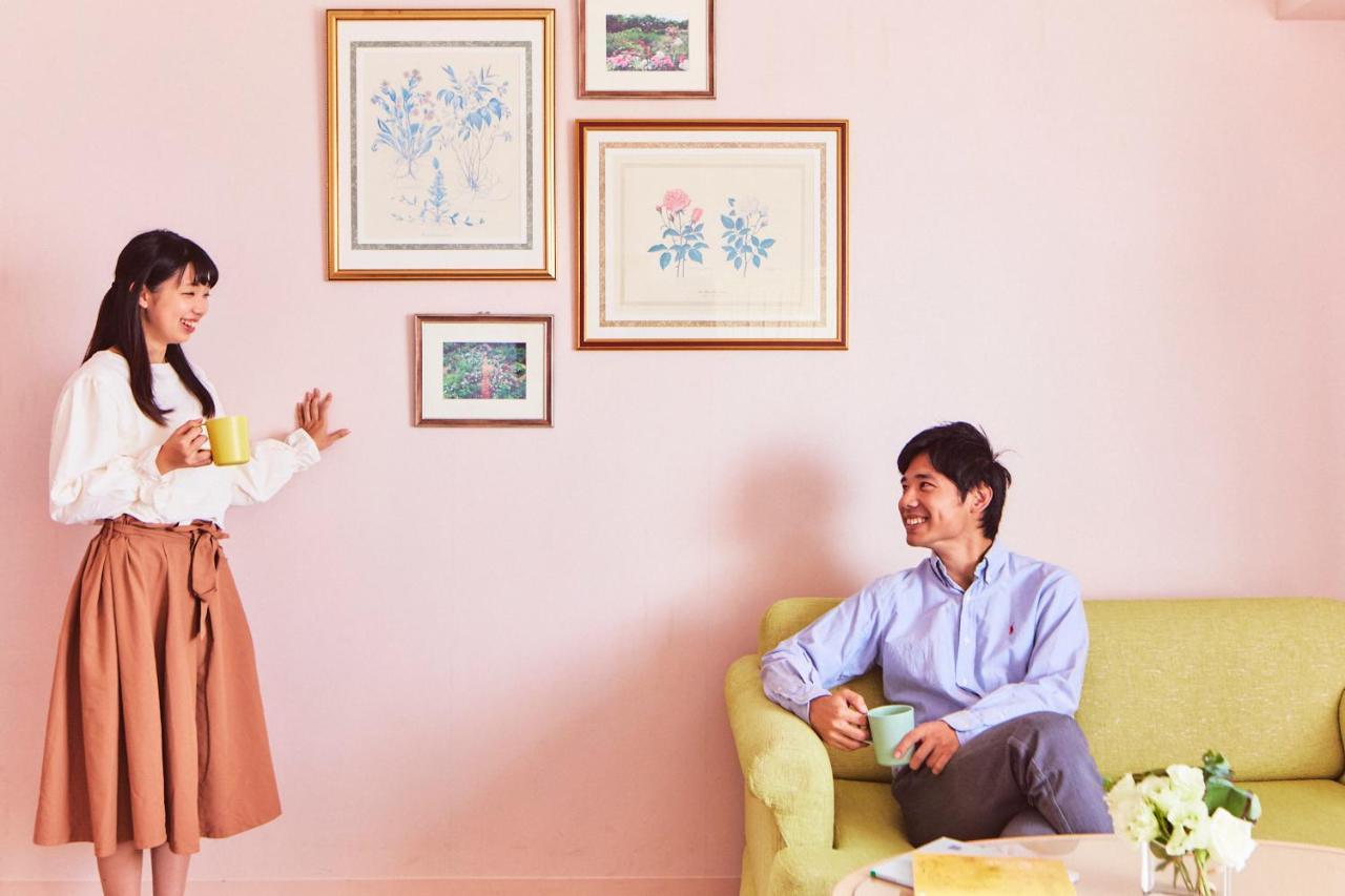 Omo7 Asahikawa By Hoshino Resorts Esterno foto A couple in a living room